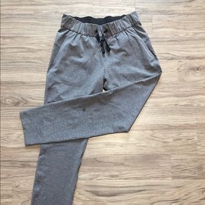 Lulu Lemon on the fly pant